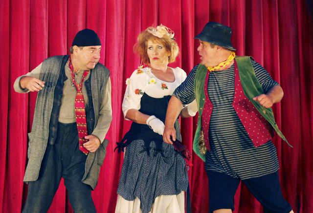 Jiří Kalužný, Romana Chvalová a Alexandr Postler, foto Michal Klíma