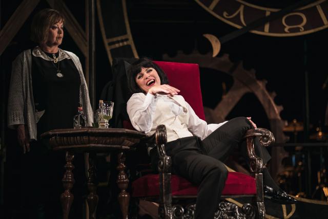 Jako Emilia Marty s Ludmilou Mecerodovou v Makropulos musical, 2022, foto Jiří Sejkora 