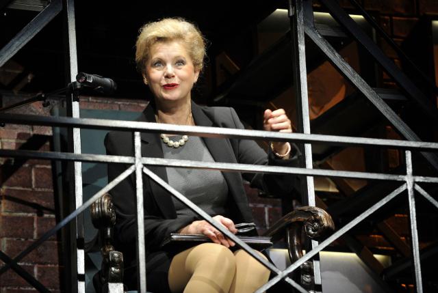 Jako Betty Oldhamová v Jistě, pane ministře, 2015, foto Josef Vostárek