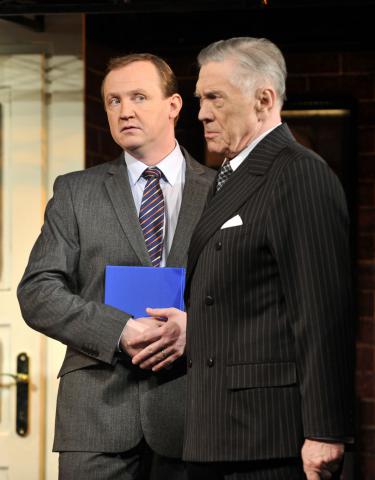 S Petrem Kostkou jako osobní tajemník ministra v Jistě, pane ministře, 2015, foto Josef Vostárek