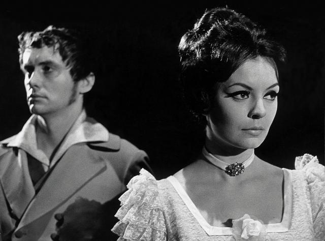 Evelyna Steimarová s Jiřím Kleplem ve hře Se srdcem divno hrát, VČD 1968