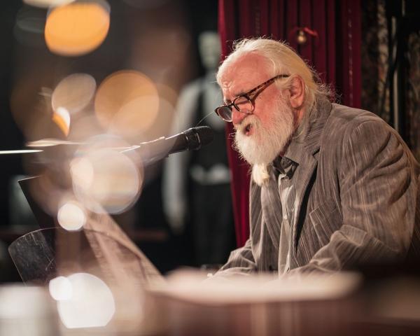 vcd_4_poedium_202212121